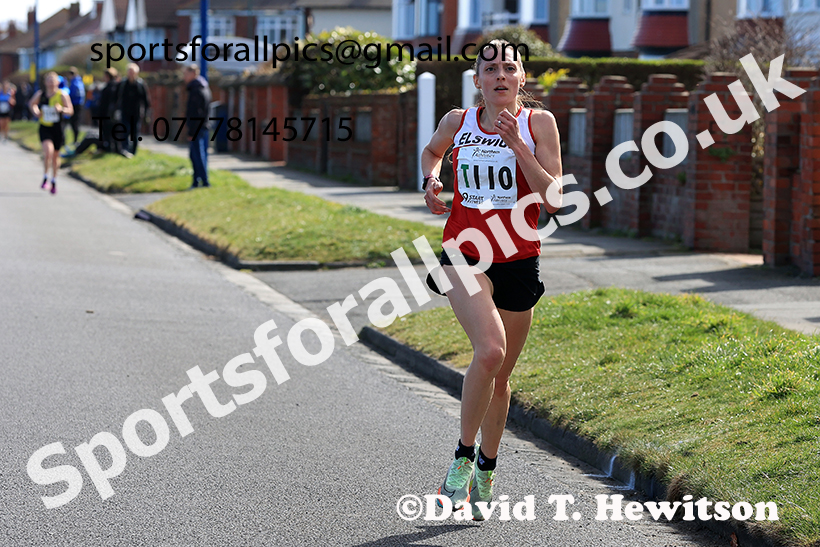 Senior womens Northern 6 Stage Road Relay, 2025 Northern 12 and 6 Stage Road Relays and Junior 5k, Redcar. Photo: David T. Hewitson/Sports for All Pics